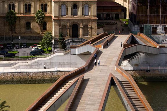 Pasarela Pedro Arrupe