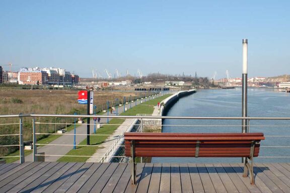 Galindo Este riverside park