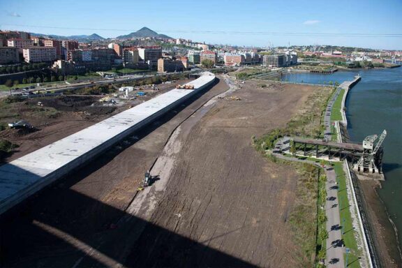 Galindo Este riverside park